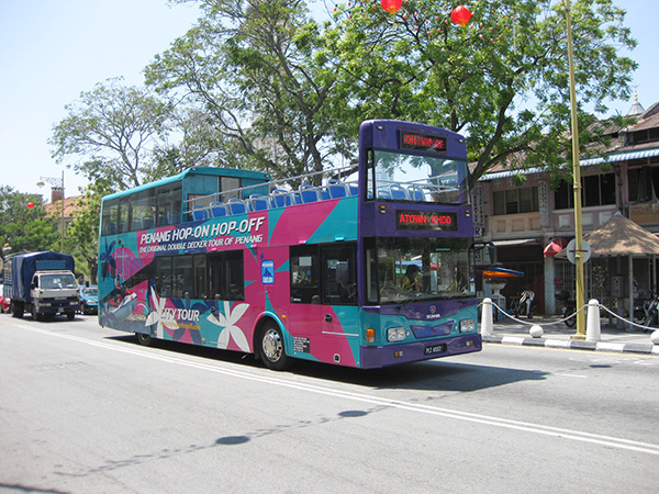 海外挙式、または海外ウエディングのマレーシア2階建てバス