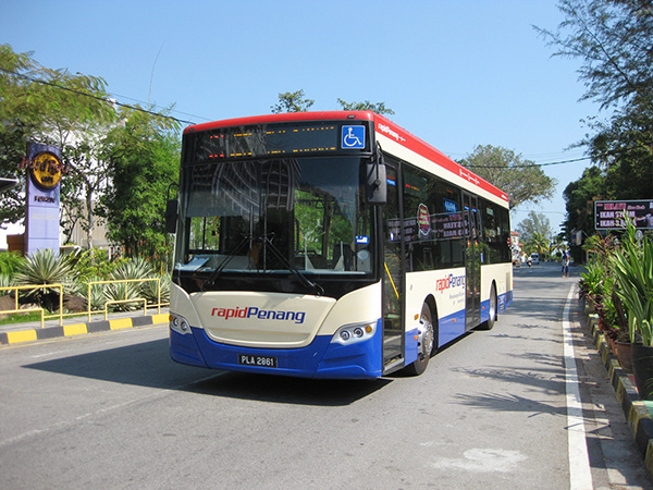 海外ウエディング、海外挙式　マレーシアウエディング　マレーシアの公共バス
