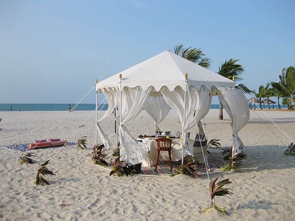 テントでのお食事会