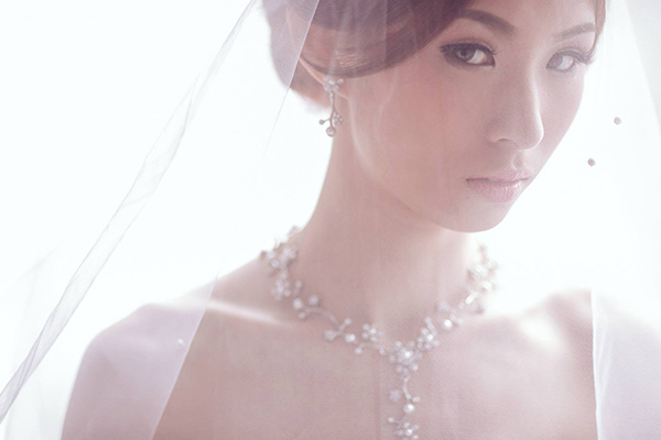 スタジオ内で撮影した新婦さん